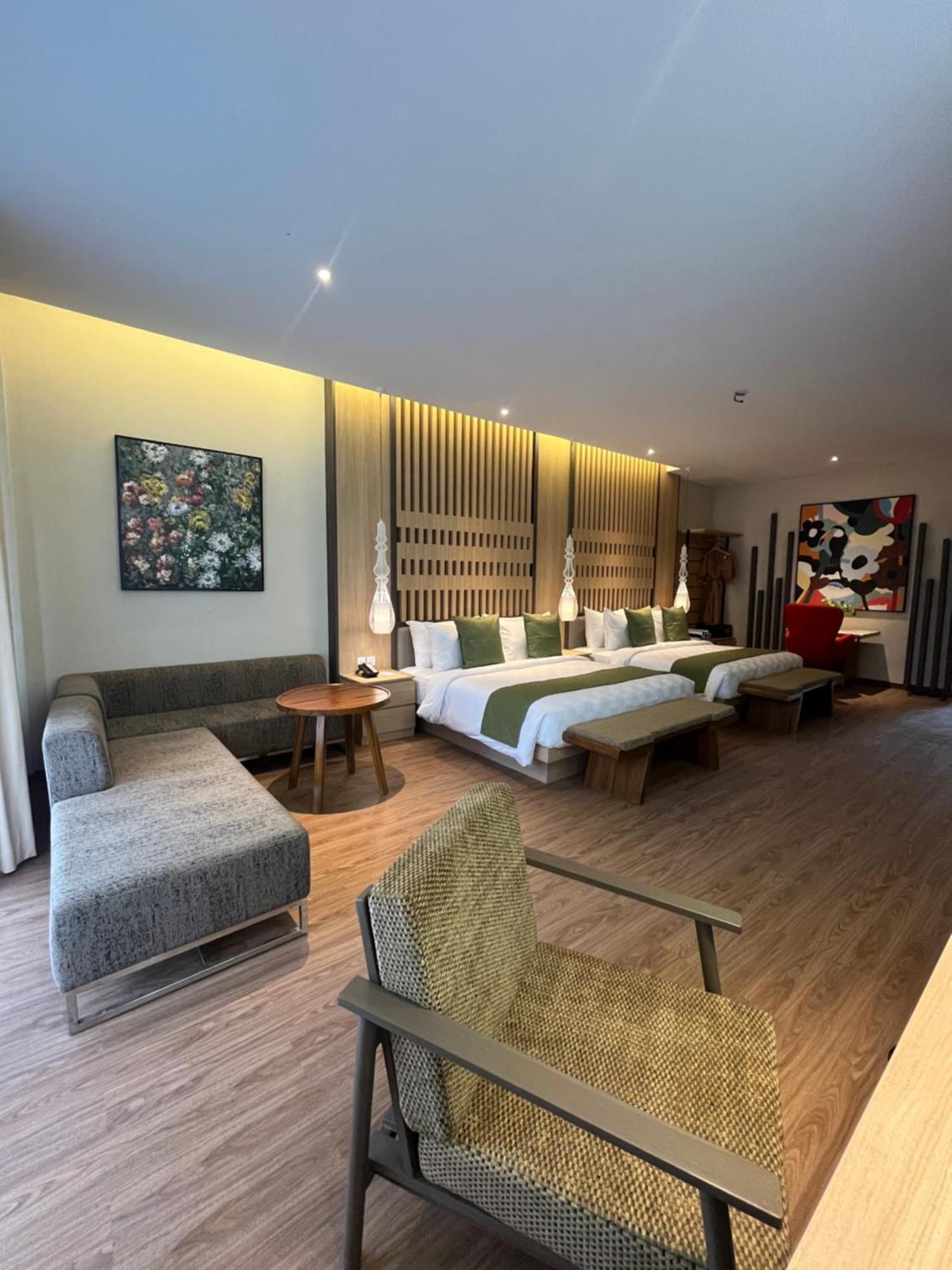 Wyndham Garden Yogyakarta Hotel Conference & Action Park Sleman  Exteriör bild
